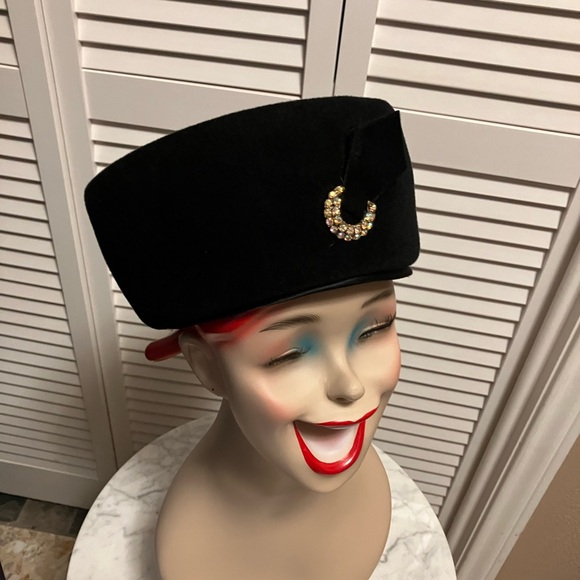 Doris Designed Accessories - Vintage 1960s Bejeweled Doris Designed Pill Box Hat Black Velvet Made in Italy
